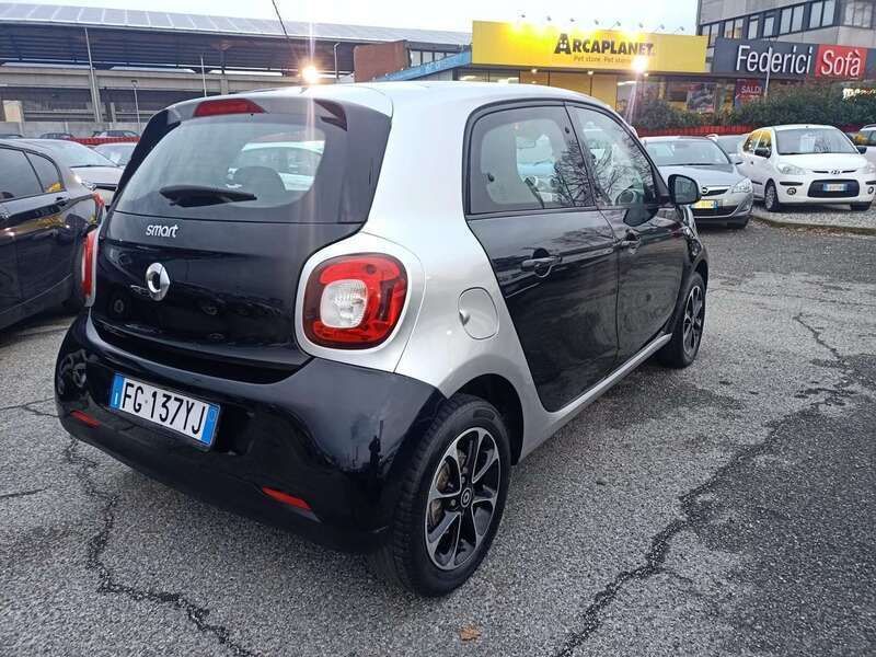 Usata Smart ForFour Passion 90 CV (66 kW) 2016 Nero Utilitaria