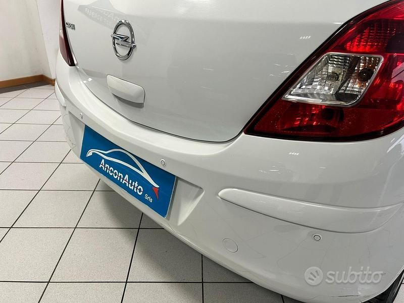 Usata Opel Corsa 86 CV (63 kW) 2013 Bianco Utilitaria