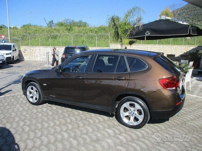 Usata BMW X1 142 CV (104 kW) 2010 Oro SUV