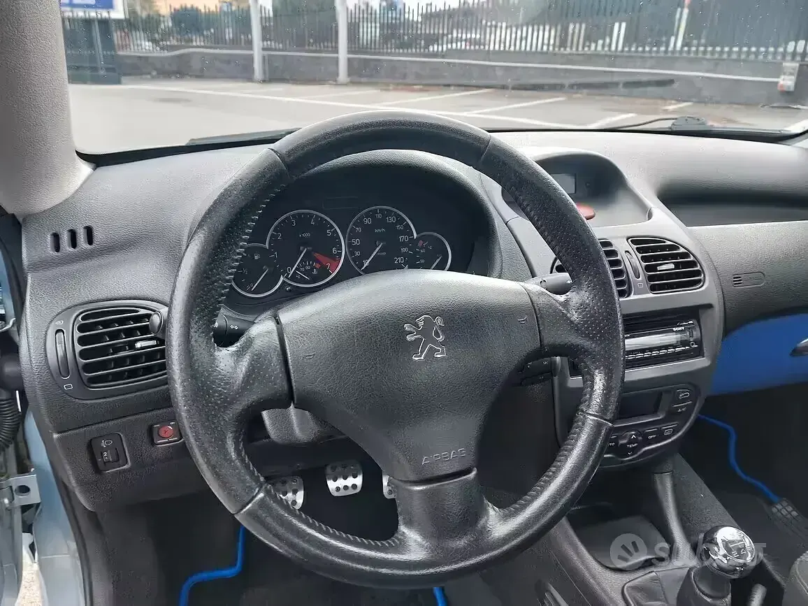 Usata Peugeot 206 CC 109 CV (80 kW) 2004 Bluazzurro Cabrio