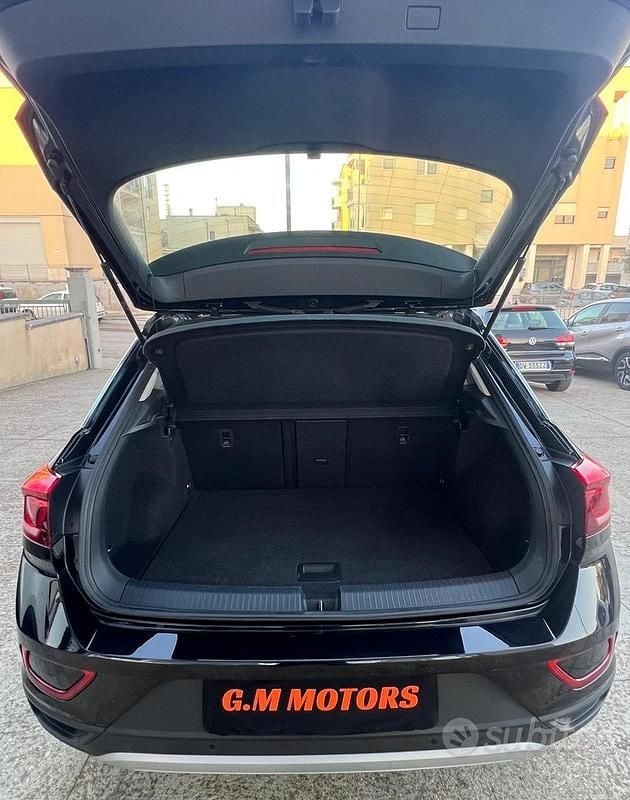 Usata VW T-Roc Life 116 CV (85 kW) 2022 Nero SUV