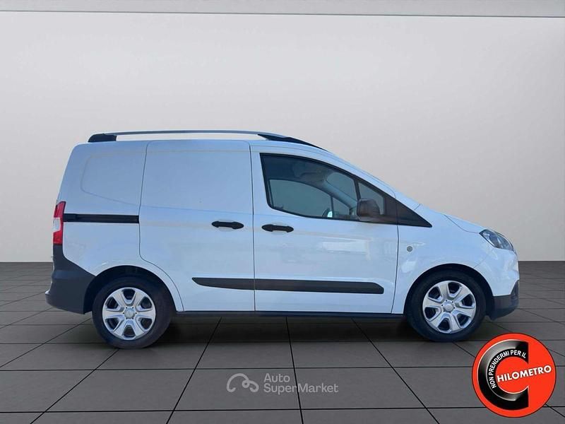 Usata Ford Transit Courier 75 CV (55 kW) 2021 Bianco pastello Furgone