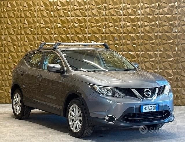 Usata Nissan Qashqai Acenta 110 CV (80 kW) 2016 Grigio SUV