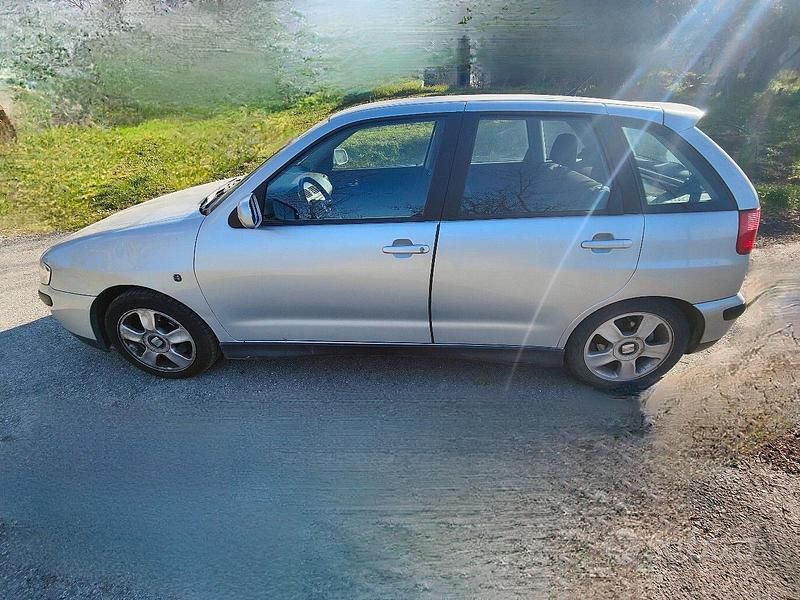 Usata Seat Ibiza 81 CV (59 kW) 2001 Grigio Utilitaria