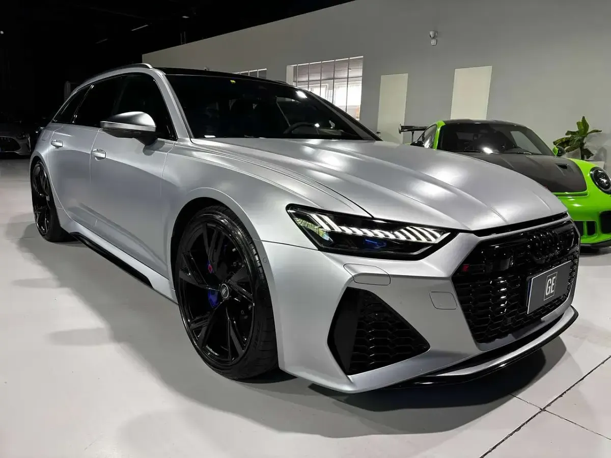 Usata Audi RS6 Ambiente 600 CV (441 kW) 2023 Argento Station wagon