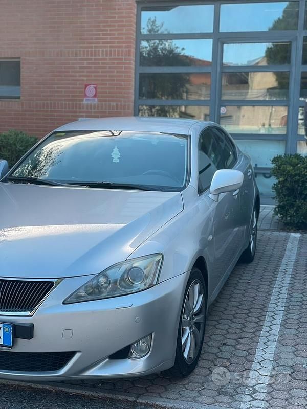 Usata Lexus IS220d 177 CV (130 kW) 2005 Grigio Berlina