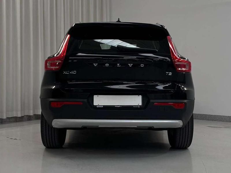 Usata Volvo XC40 Core 129 CV (94 kW) 2022 Nero solido SUV