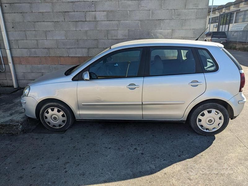 Usata VW Polo 69 CV (50 kW) 2006 Grigio Utilitaria