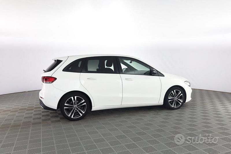 Usata Mercedes B200 150 CV (110 kW) 2020 Bianco Monovolume