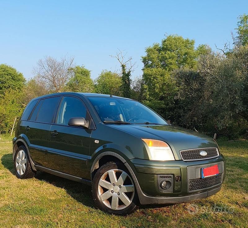 Usata Ford Fusion 80 CV (58 kW) 2006 Verde Utilitaria