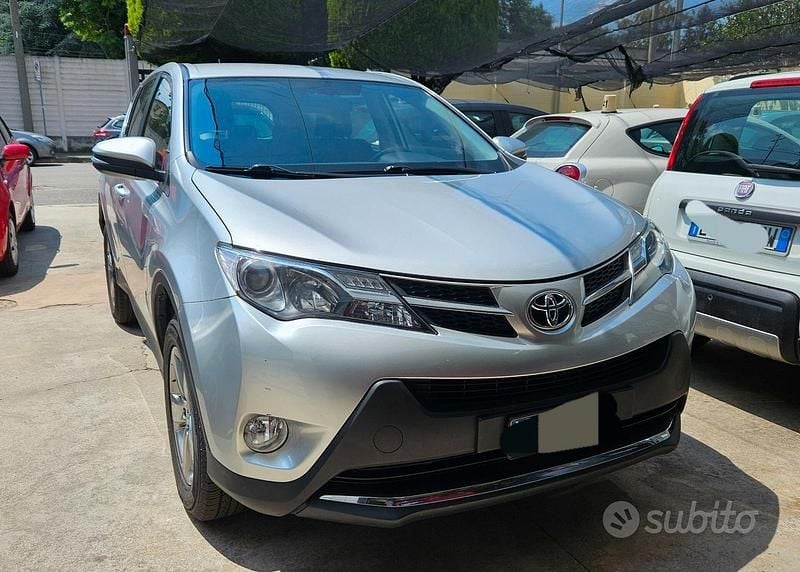 Usata Toyota RAV4 Style 123 CV (90 kW) 2015 Grigio Berlina