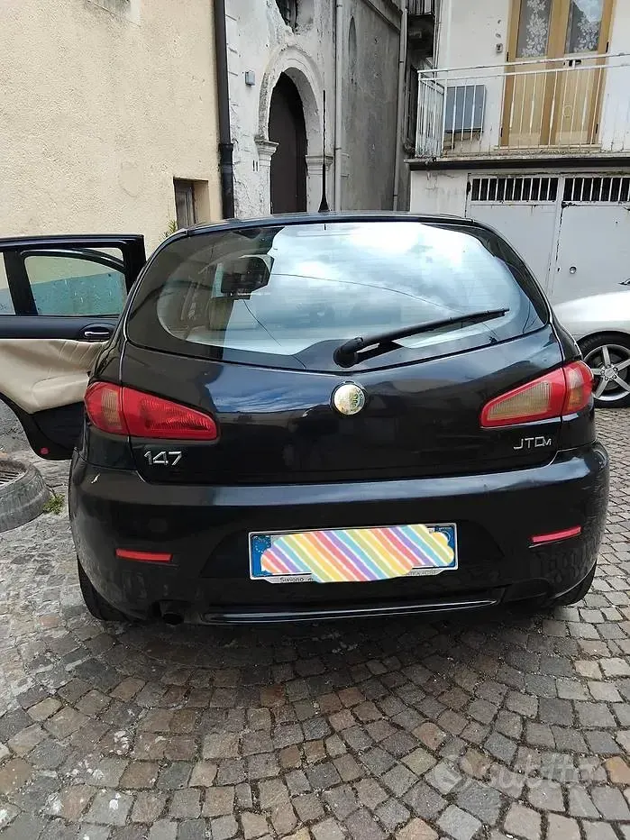 Usata Alfa Romeo 147 101 CV (74 kW) 2007 Nero Utilitaria