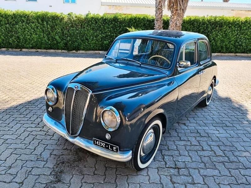 Grigio Usata 1955 Lancia Appia Tre volumi | 15.950 € - Immagine 1/4