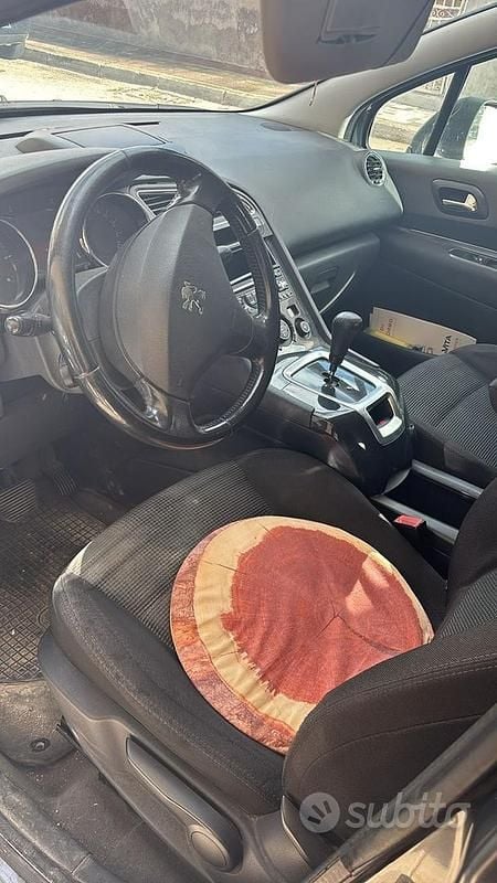 Usata Peugeot 5008 2011 Grigio Station wagon