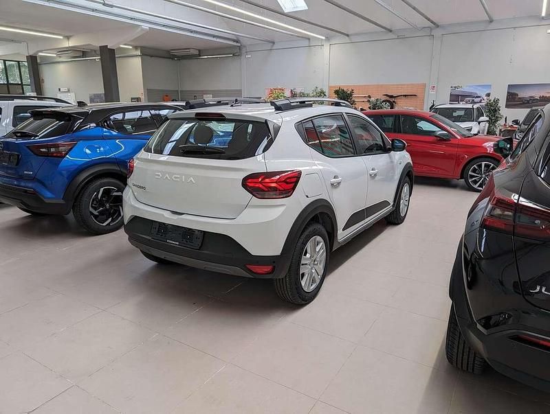 Usata Dacia Sandero Expression 91 CV (66 kW) 2024 Bianco Utilitaria