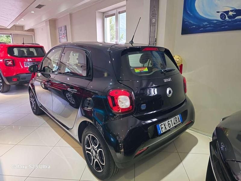 Usata Smart ForFour Electric Drive Passion 41 kW (56 CV) 2019 Nero Utilitaria