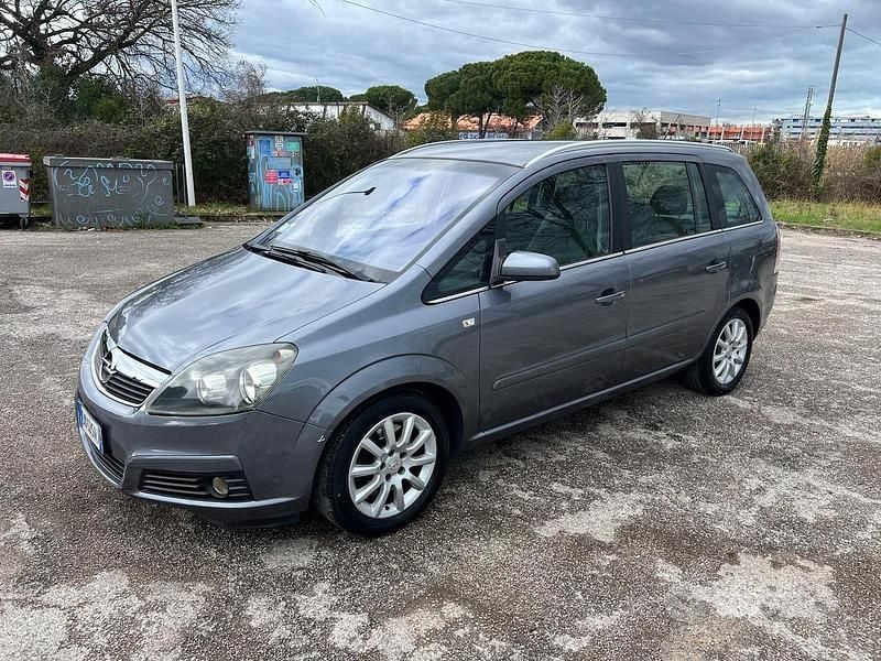 Usata Opel Zafira Cosmo 120 CV (88 kW) 2008 Grigio Monovolume