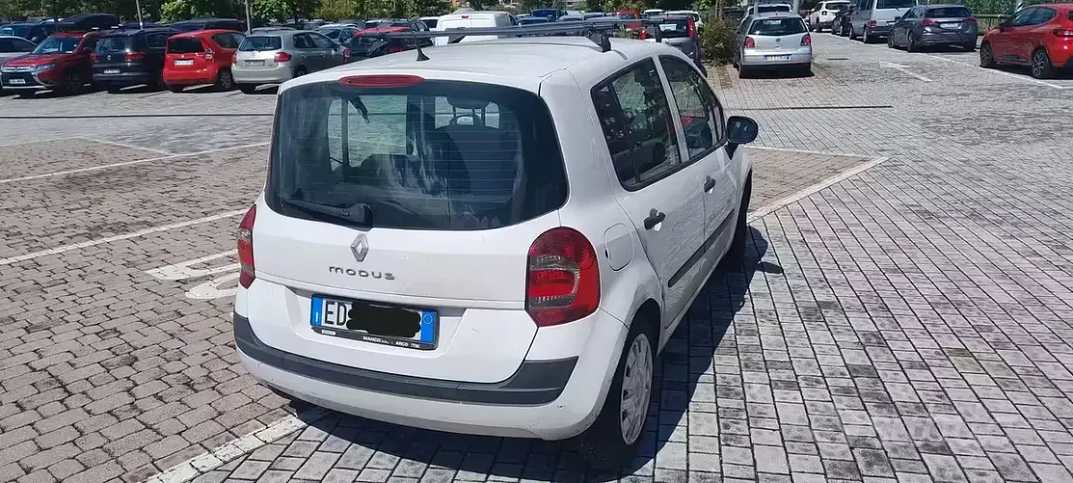 Usata Renault Modus 75 CV (55 kW) 2010 Bianco Monovolume