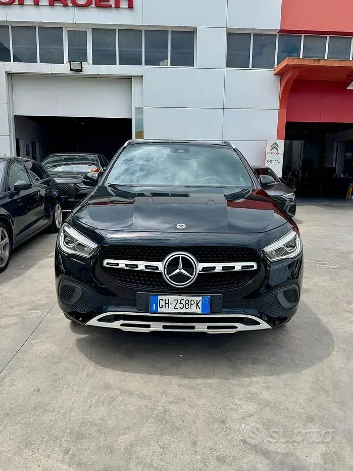 Usata Mercedes GLA180 116 CV (85 kW) 2021 Nero SUV