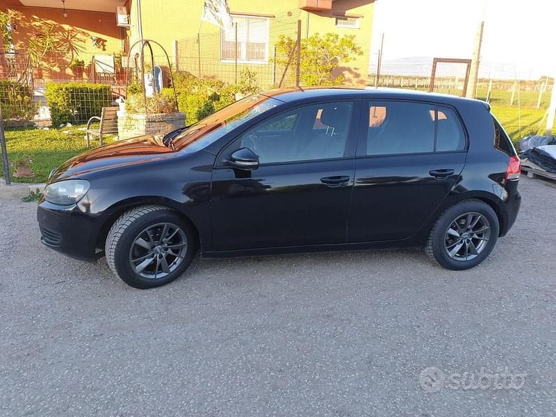 Usata VW Golf VI 105 CV (77 kW) 2011 Nero Utilitaria