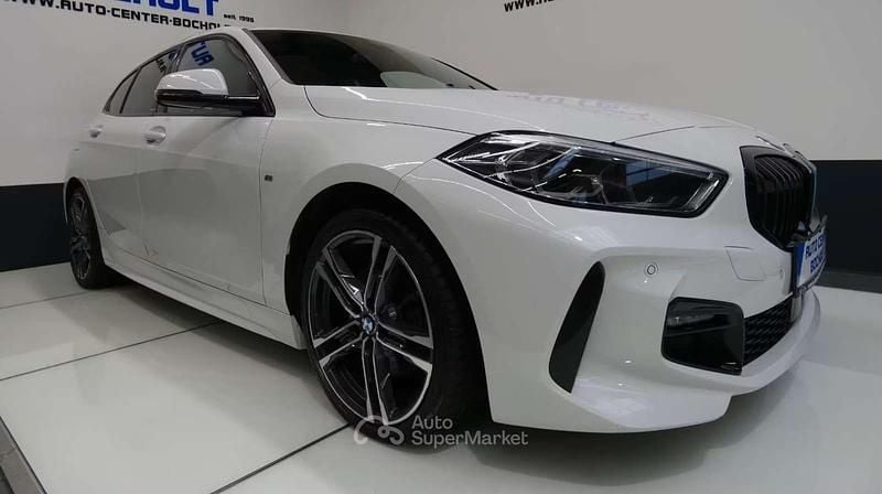 Usata BMW 118 Shadowline 150 CV (110 kW) 2023 Bianco Utilitaria