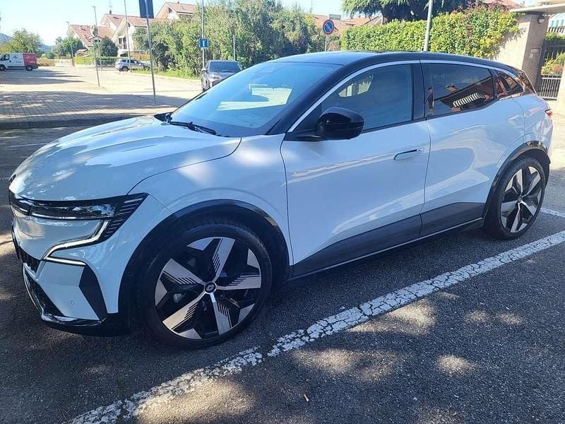 Käytetty Renault Megane E-Tech Techno 55 kW (75 HP) 2022 Sedan