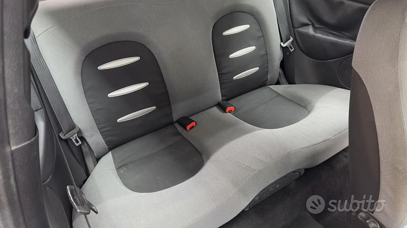 Usado Lancia Ypsilon 60 CV (44 kW) 2008 Negro Utilitario