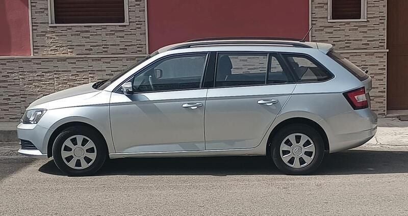 Usata Skoda Fabia Active 90 CV (66 kW) 2015 Grigio Utilitaria