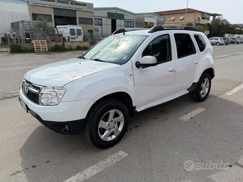 Usata Dacia Duster Lauréate 110 CV (80 kW) 2010 Bianco SUV
