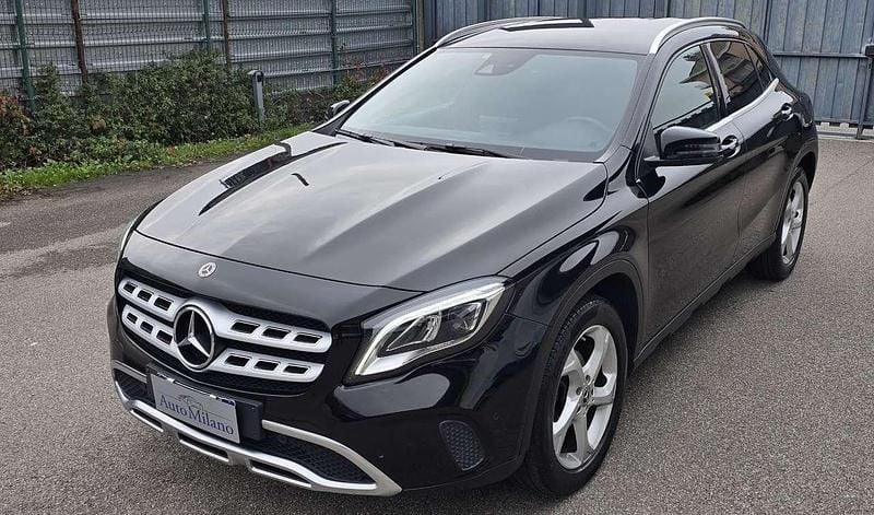 Usata Mercedes GLA200 Premium Plus 136 CV (100 kW) 2019 Nero SUV