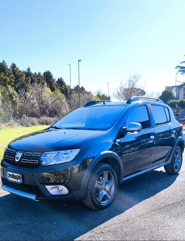 Usata Dacia Sandero 90 CV (66 kW) 2017 Nero Utilitaria