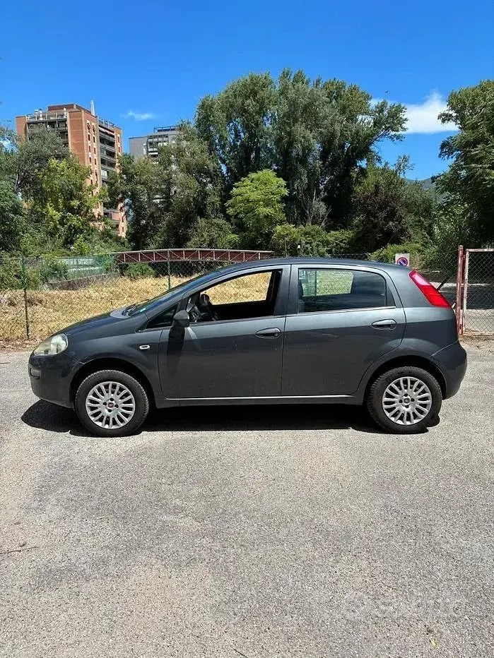 Usata Fiat Punto 77 CV (56 kW) 2015 Utilitaria