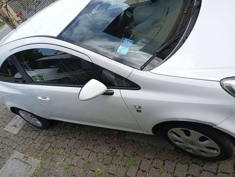 Usata Opel Corsa Edition 58 CV (42 kW) 2003 Utilitaria
