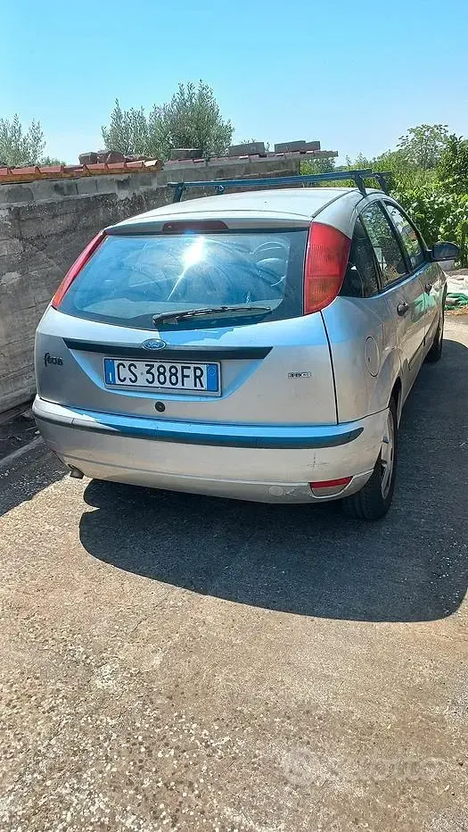 Usata Ford Focus 100 CV (73 kW) 2004 Berlina