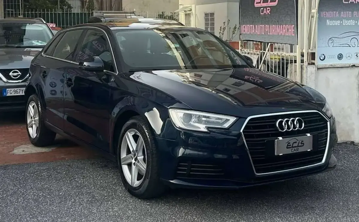 Usata Audi A3 Ambiente 116 CV (85 kW) 2017 Blu/azzurro Berlina