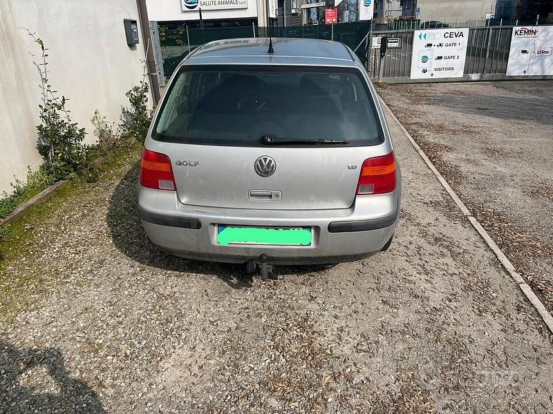 Usata VW Golf IV 100 CV (73 kW) 2000 Grigio Utilitaria