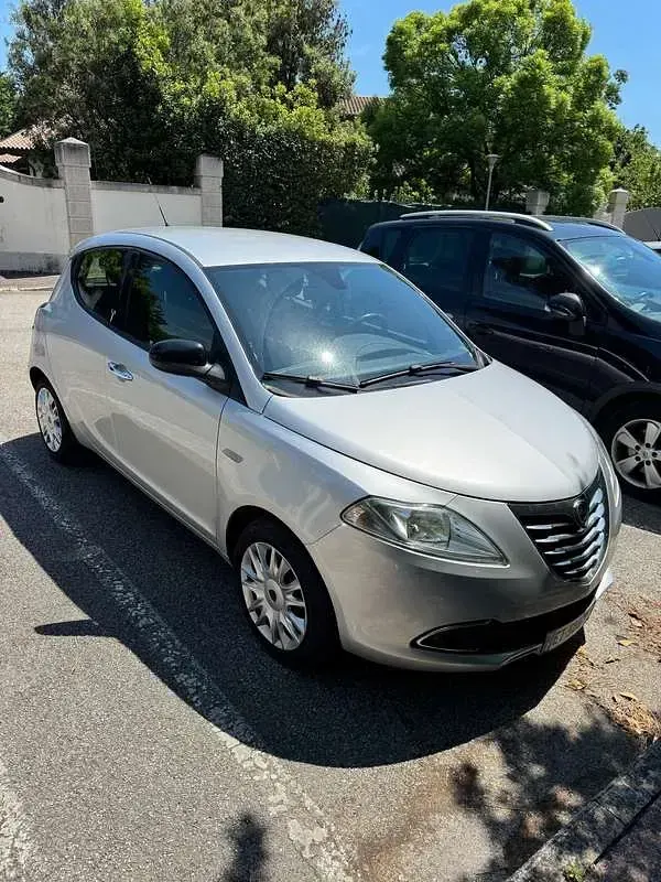Usata Lancia Ypsilon Silver 69 CV (50 kW) 2013 Utilitaria