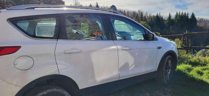 Usata Ford Kuga 140 CV (102 kW) 2014 Bianco SUV