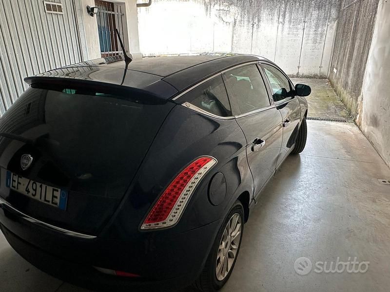 Usata 2011 Lancia Delta Due volumi | 2500 € - Immagine 1/4