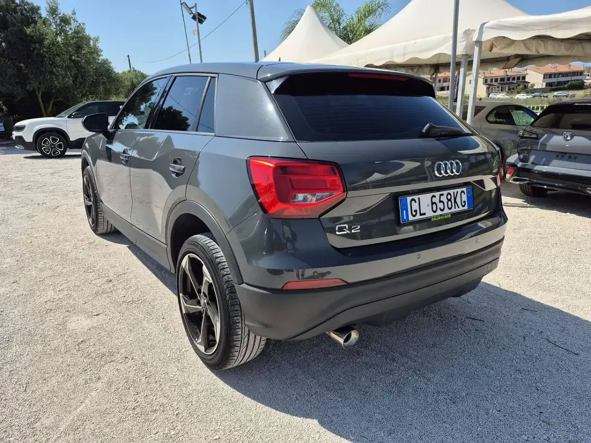 Usata Audi Q2 Ambiente 116 CV (85 kW) 2018 Grigio SUV