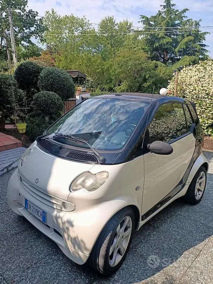 Usata Smart ForTwo Cabrio 61 CV (44 kW) 2004 Bianco Cabrio