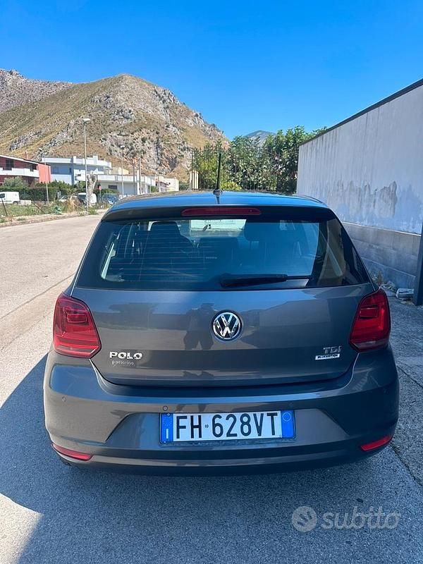 Usata VW Polo 75 CV (55 kW) 2017 Grigio Utilitaria