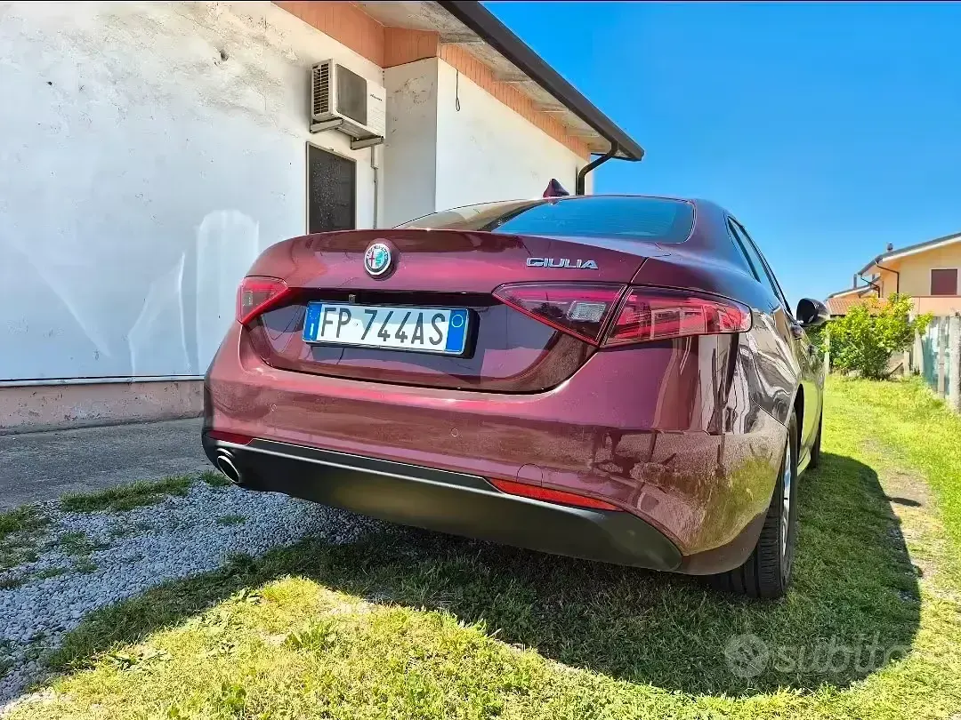 Usata Alfa Romeo Giulia 150 CV (110 kW) 2018 Berlina