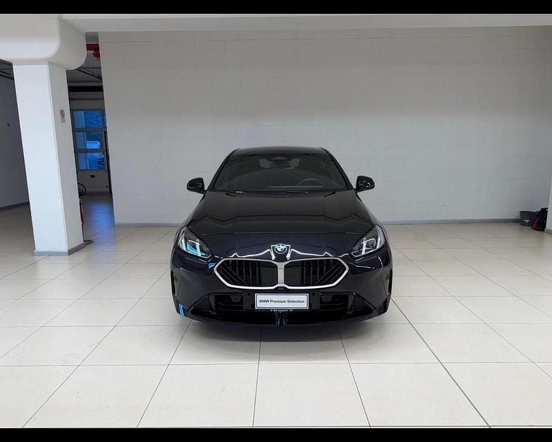 Usata BMW 118 M Sport 149 CV (109 kW) 2025 Black sapphire metallizzato Utilitaria