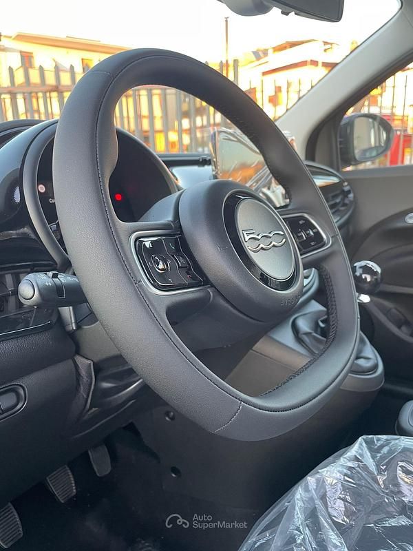 Nuova Fiat 500 Icon 65 CV (47 kW) 2026 Nero Berlina