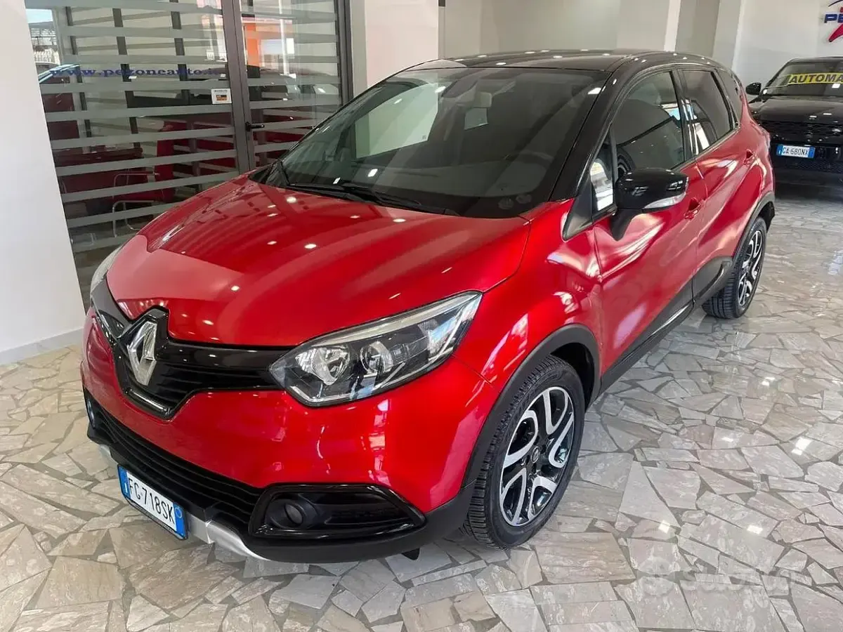 Usata Renault Captur 90 CV (66 kW) 2016 Rosso SUV