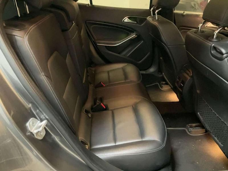 Usata Mercedes GLA250 211 CV (155 kW) 2017 Grigio SUV