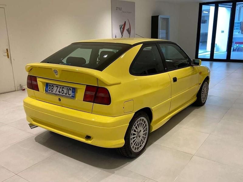 Usata Lancia Delta 193 CV (141 kW) 1999 Giallo sole Utilitaria