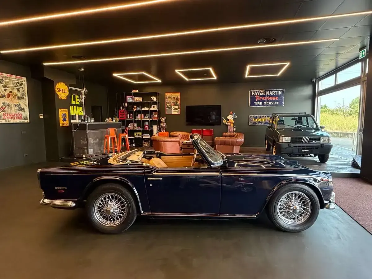 Usata Triumph TR5 150 CV (110 kW) 1968 Royal blu Cabrio