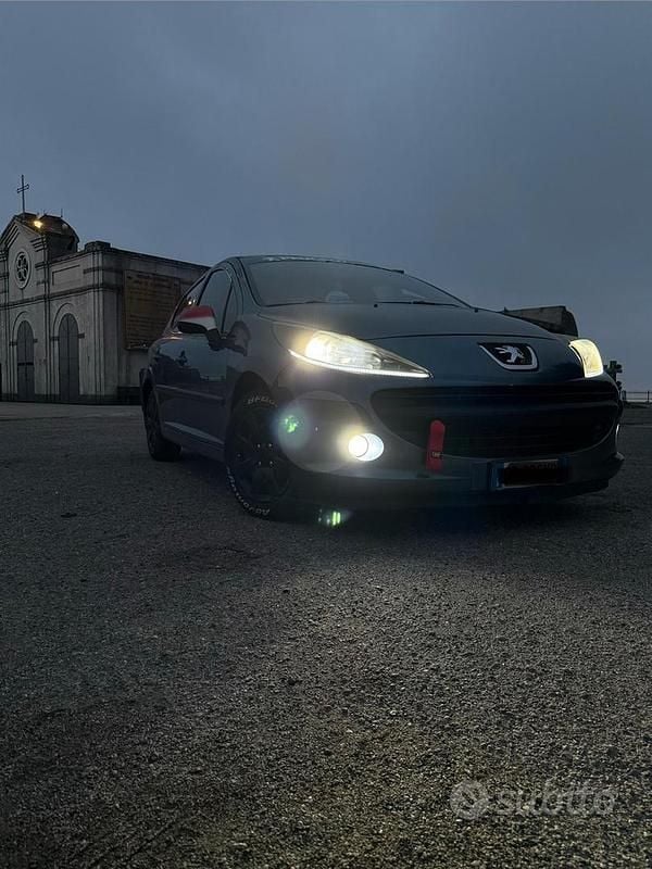 Usata Peugeot 207 Sport 70 CV (51 kW) 2006 Grigio Berlina